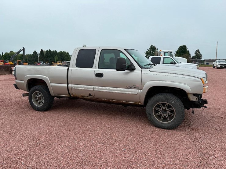 2005-chevrolet-2500hd-image-3