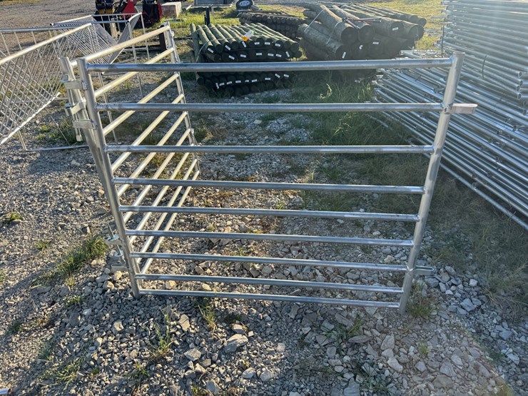 #48-•-4ft-galvanized-goat-panel-with-pins-image-1