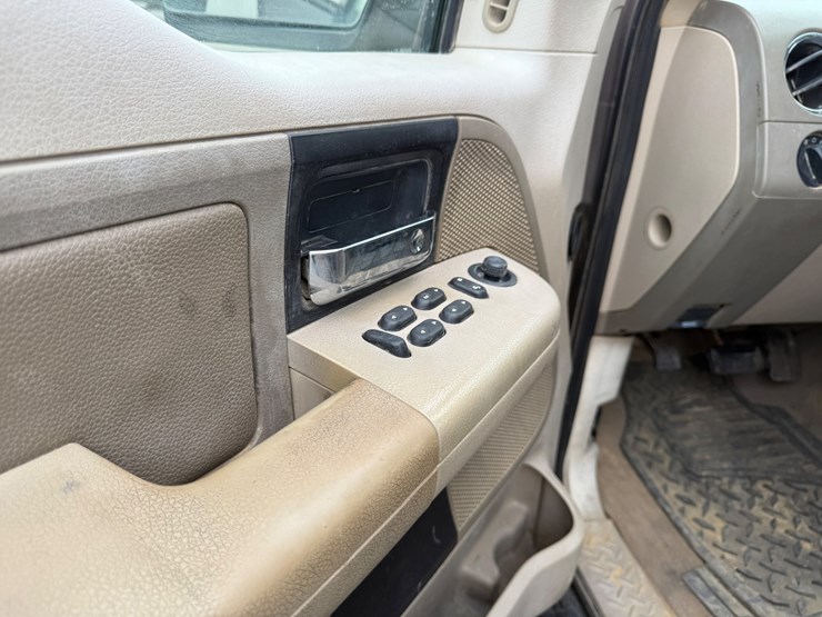 2004-ford-f150-xlt-image-48