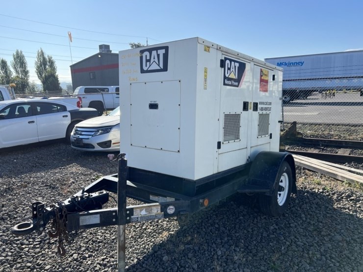 2011-caterpillar-xq30-image-1