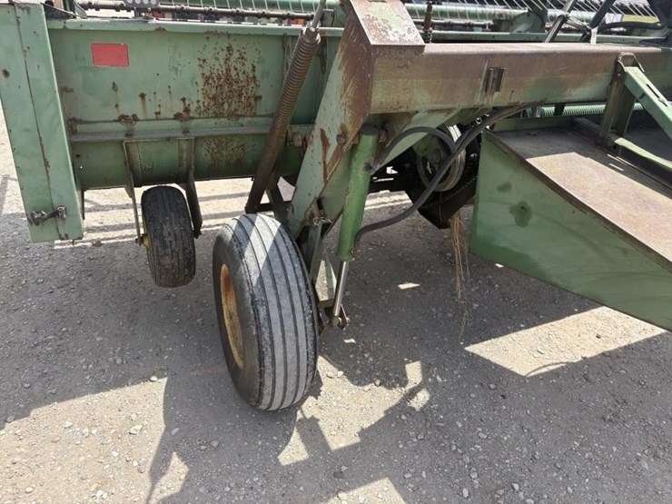 john-deere-300-image-7