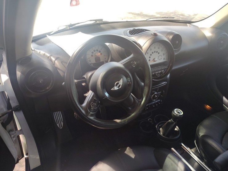 2014-mini-countryman-runs/moves-cooper-s-image-7