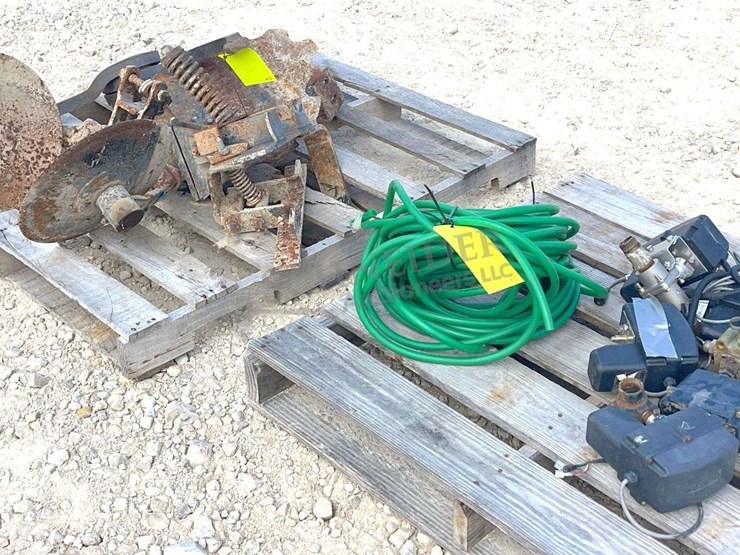 group-of-anhydrous-applicator-parts-image-4