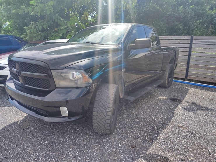 2015-dodge-1500-image-2