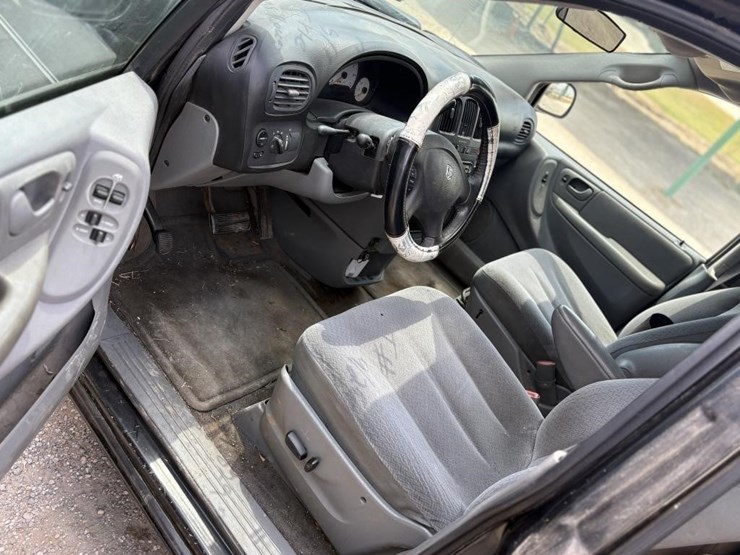 2005-dodge-grand-caravan-sxt-image-9