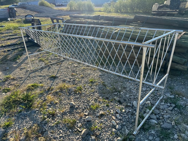 #54-•-8ft-galvanized-standup-hay-feeder-image-2