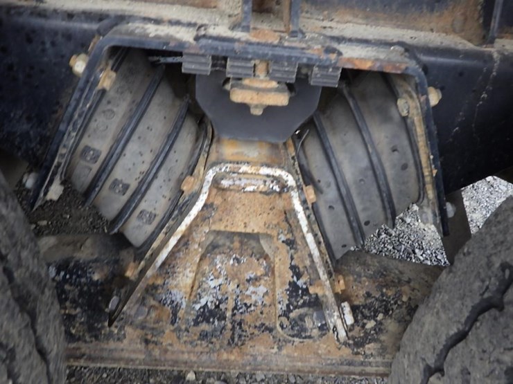2007-mack-cv713-granite-5-axle-dump-truck-image-18