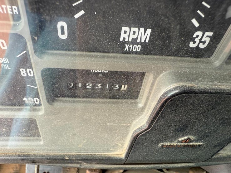 1996-international-8100-image-68