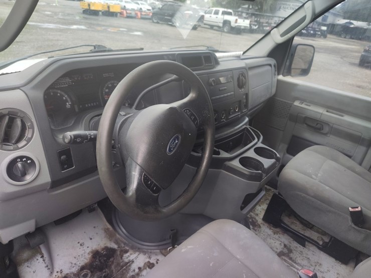 2013-ford-e-series-runs/moves-e-250-image-6