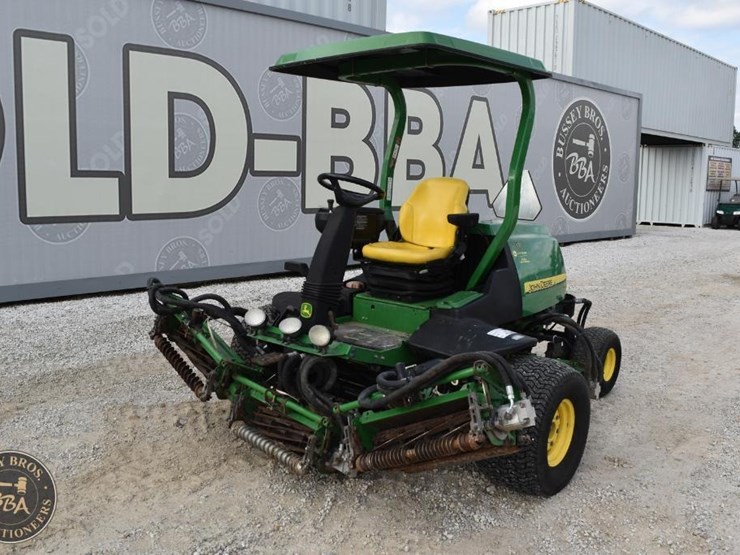 2010-john-deere-8700-image-1