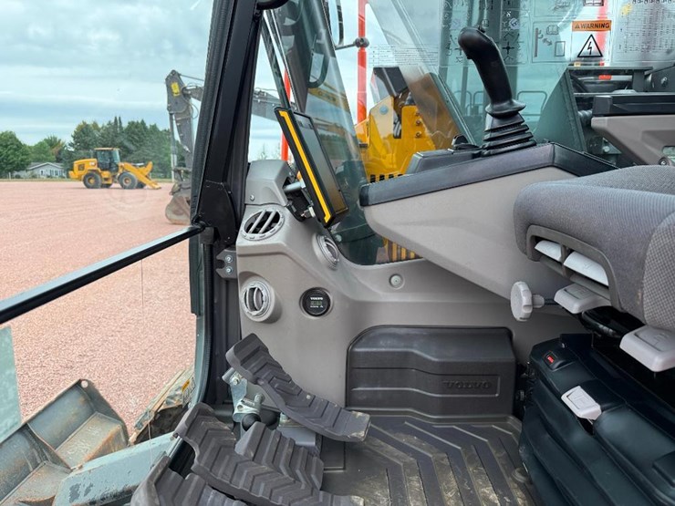 volvo-ecr145el-image-55