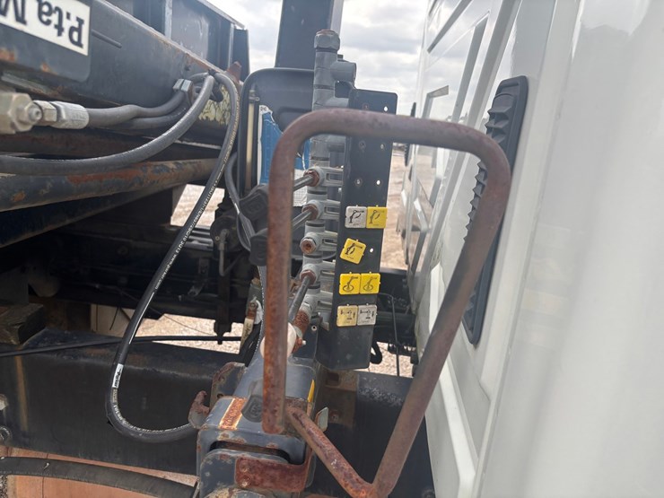 2002-international-durastar-4300-image-62