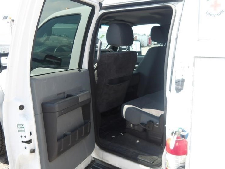 2011-ford-f550-image-19