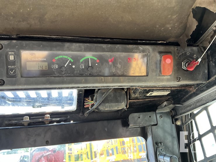 2006-deere-328-image-14