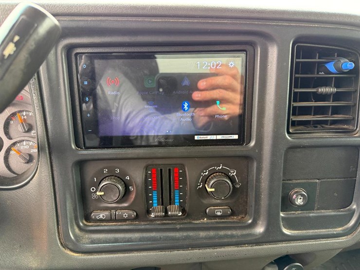 2003-chevrolet-2500hd-image-42