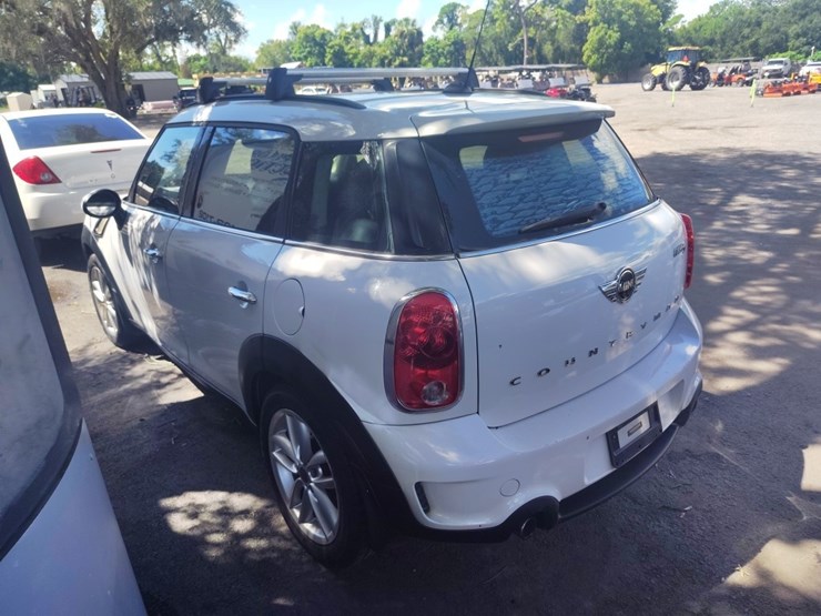 2014-mini-countryman-runs/moves-cooper-s-image-3