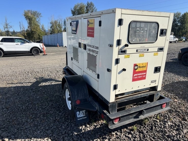 2011-caterpillar-xq30-image-4