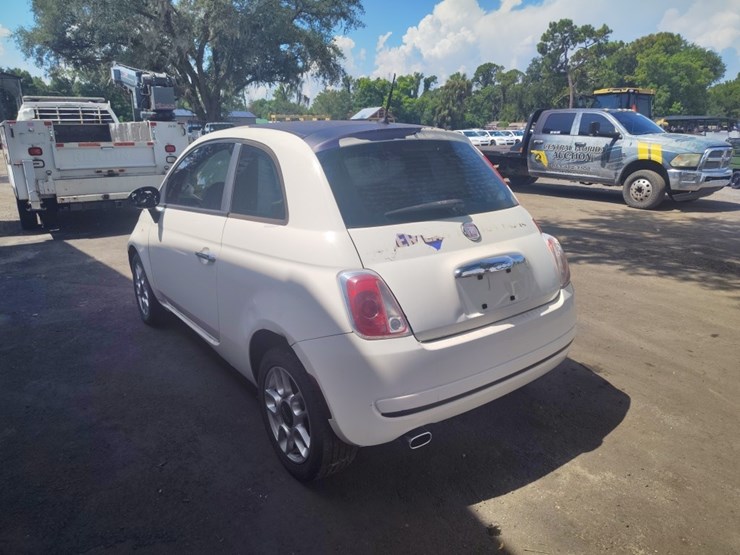 2013-fiat-500-image-4