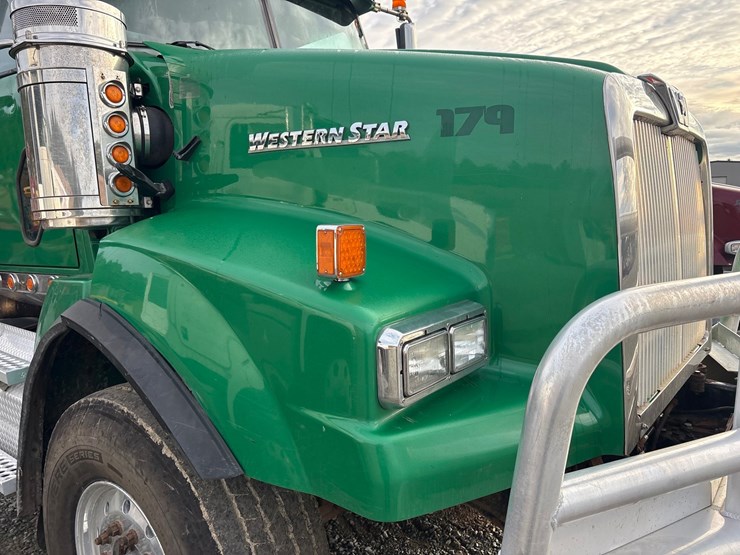 2013-western-star-4900sb-image-14