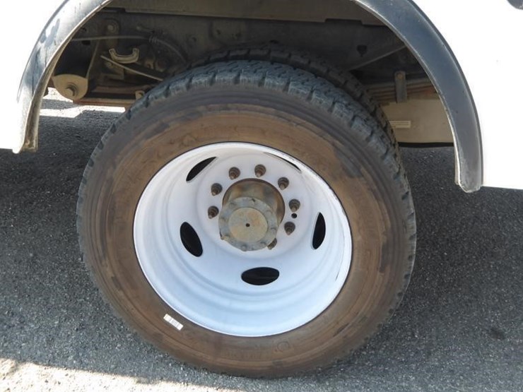 2011-ford-f550-image-5