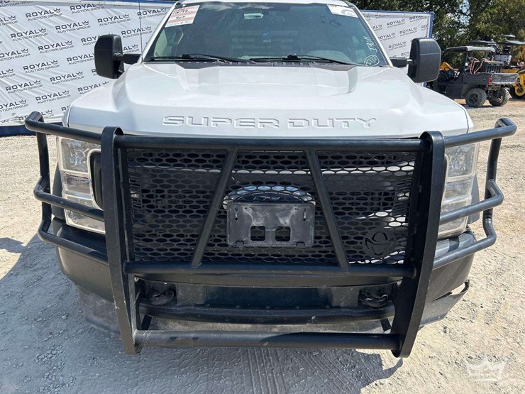 2021-ford-f450-image-32