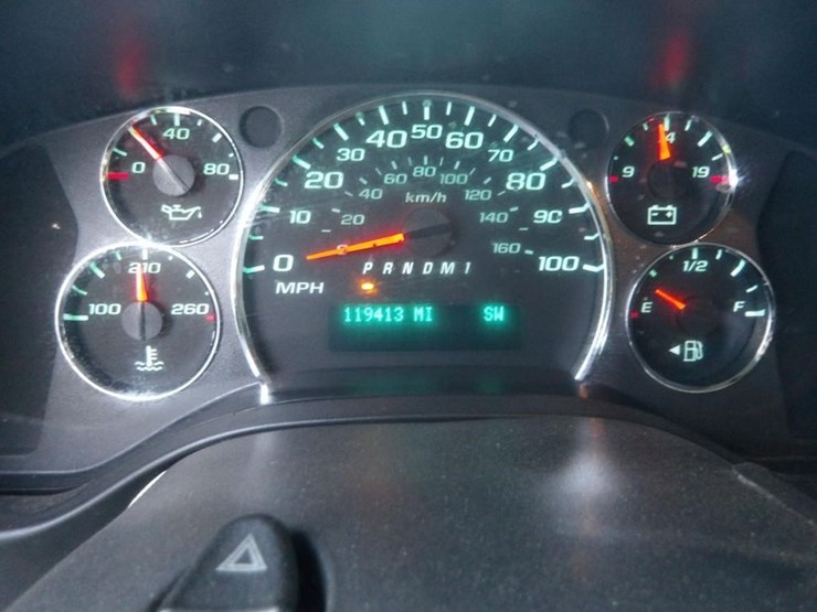 2011-gmc-3500-image-18