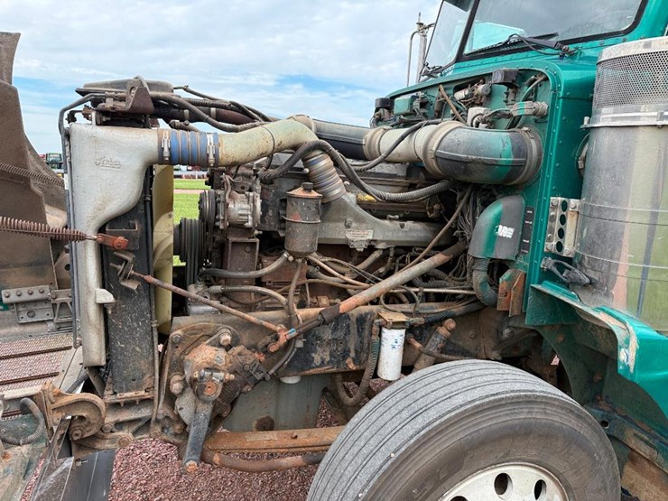 1996-peterbilt-378-image-42