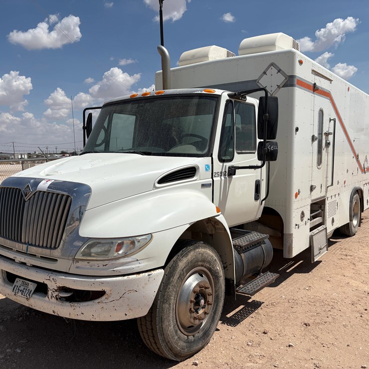 2009 INTERNATIONAL DURASTAR 4400