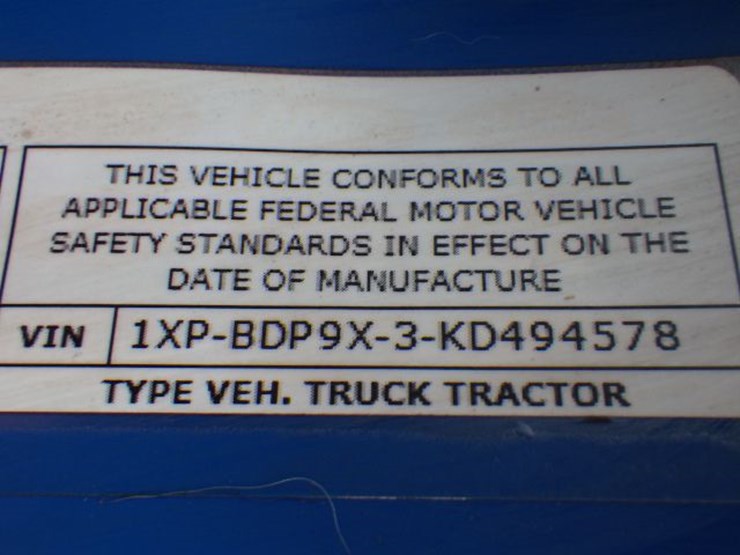 2019-peterbilt-579-image-25
