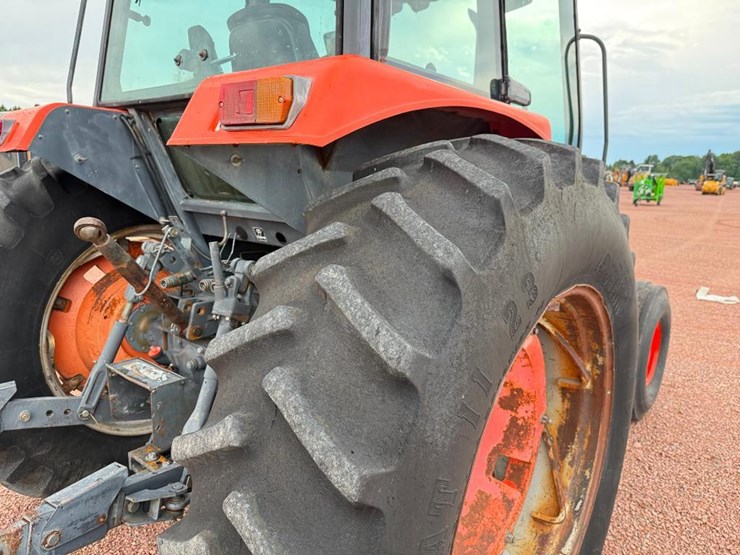 kubota-m120-image-8