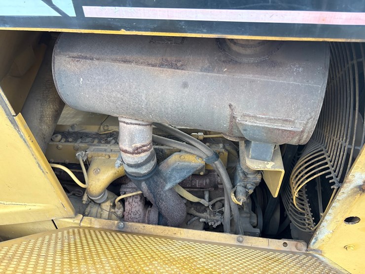 caterpillar-d5m-lgp-image-41