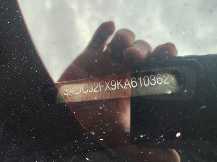 2019-jaguar-f-pace-runs/trans-issue-25t-premi-image-10