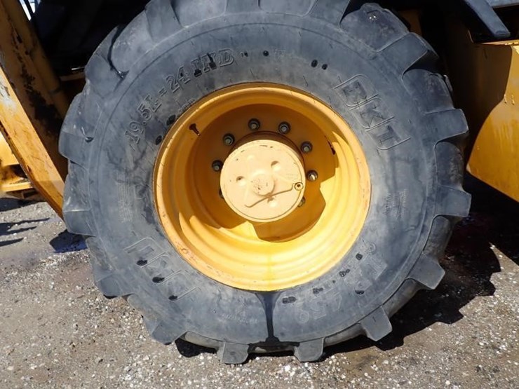 2012-deere-310sj-image-11