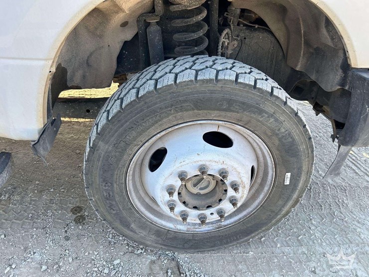 2021-ford-f450-image-40