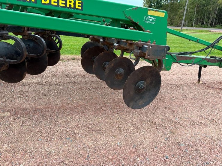 john-deere-2700-image-21