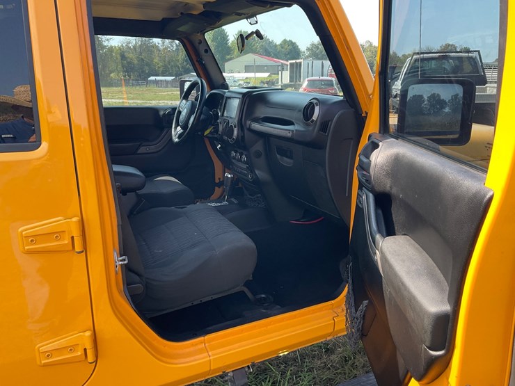 2012-jeep-wrangler-image-14