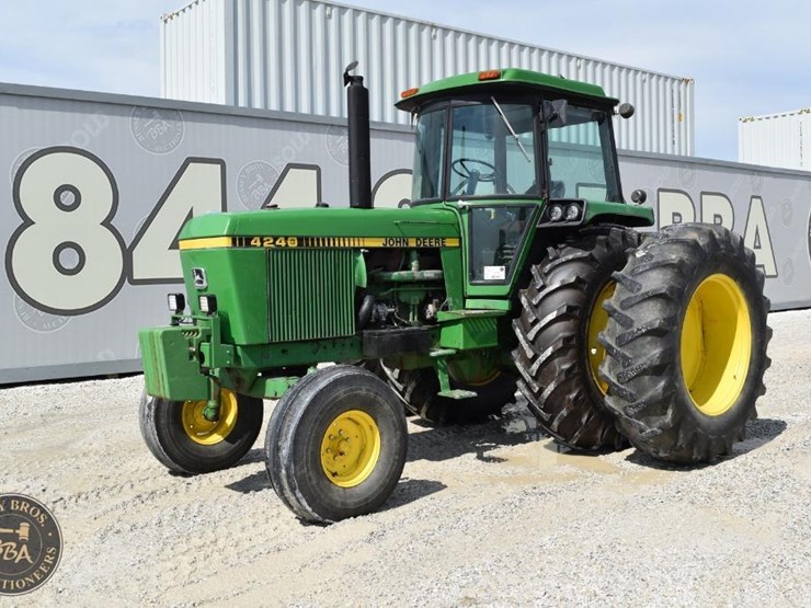 john-deere-4240-image-3