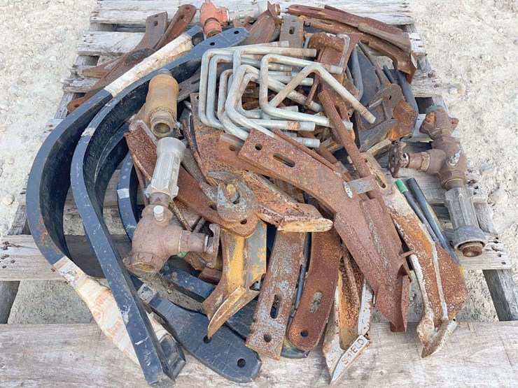 group-of-anhydrous-applicator-knives-&-parts-image-5