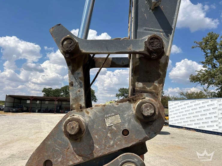 2024-deere-345-p-tier-image-25