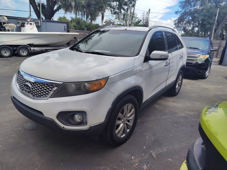 2011-kia-sorento-image-2