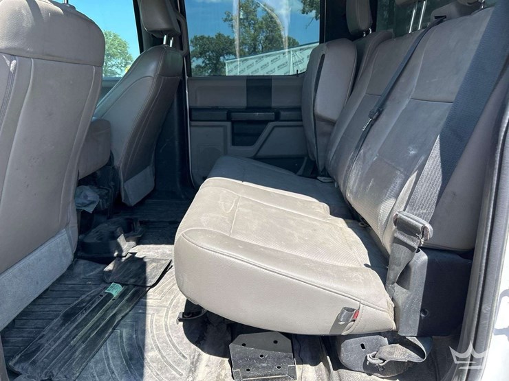 2021-ford-f450-image-21