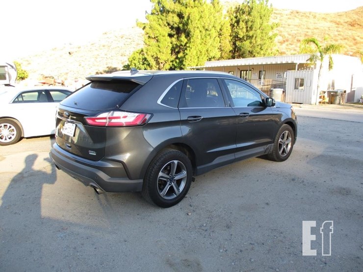 2019-ford-edge-sel-image-3
