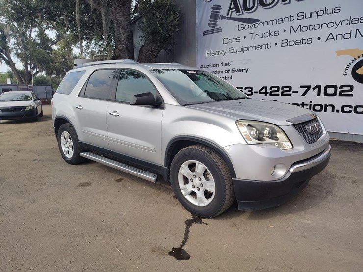 2010-gmc-acadia-image-2