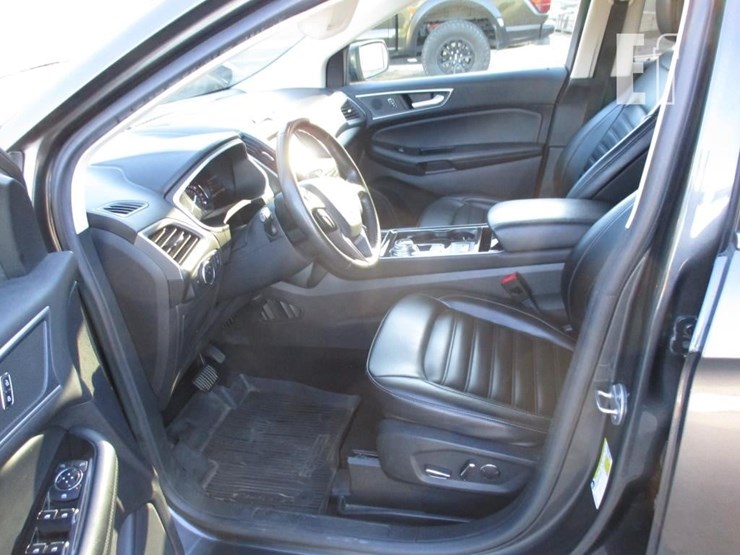 2019-ford-edge-sel-image-7