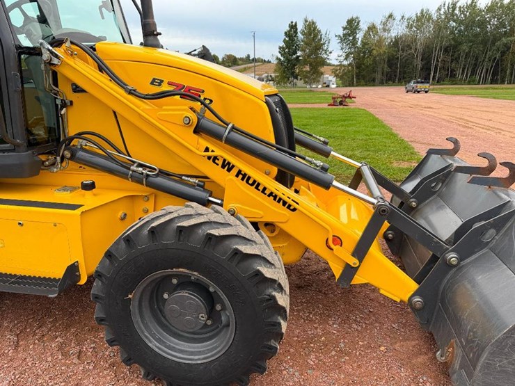 new-holland-b75d-image-19