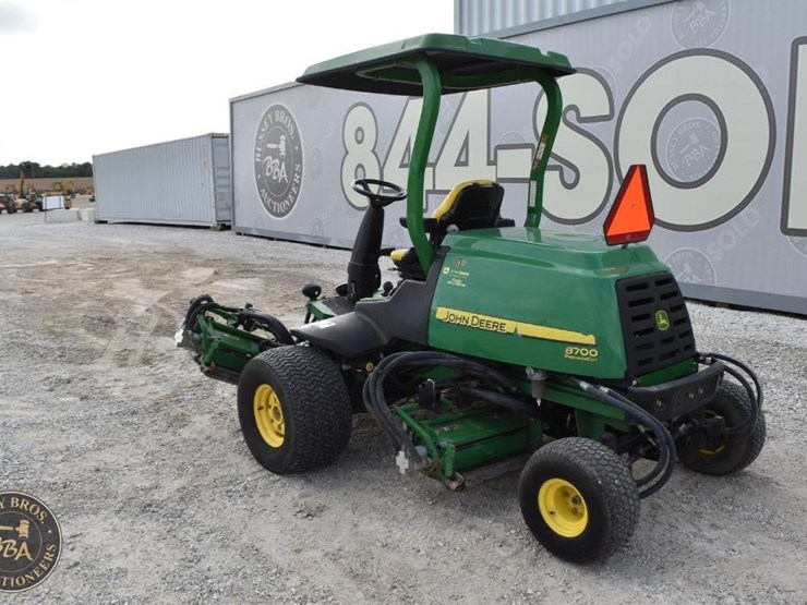 2010-john-deere-8700-image-6