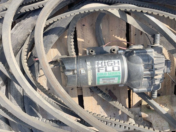 group-of-pumps,-hoses-&-hose-reel-image-5