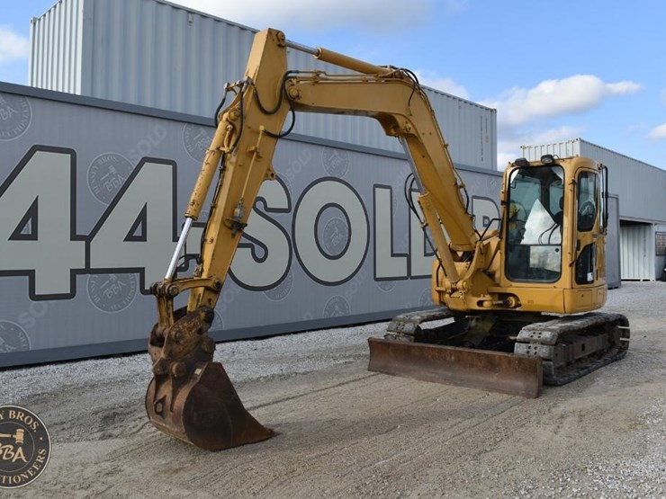 2010-komatsu-pc88mr-8-image-2