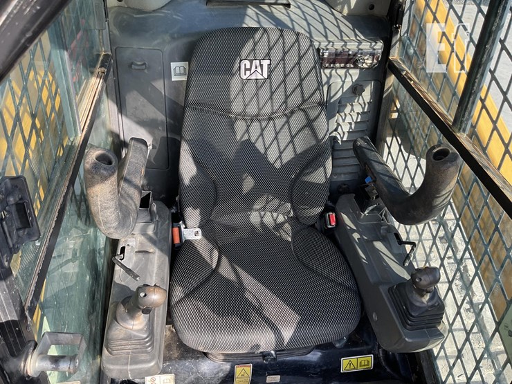 2020-caterpillar-289d3-image-14