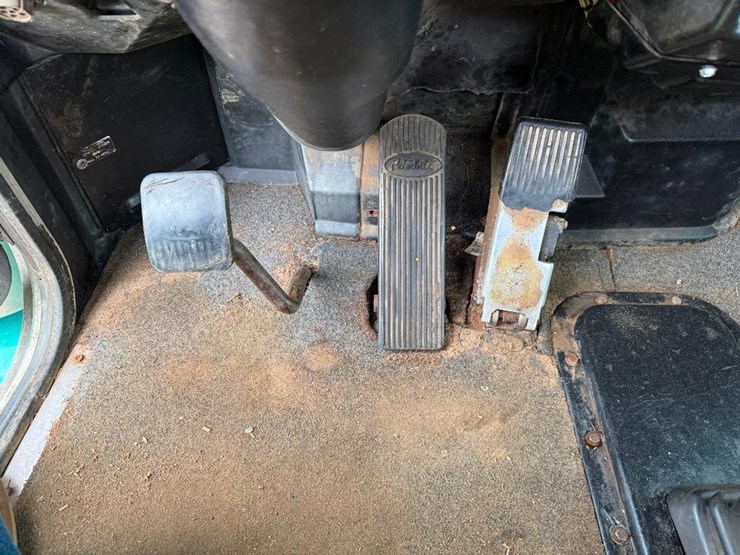 1996-peterbilt-378-image-59
